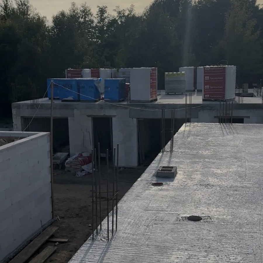 Strop nad piętrem, 20 sierpnia 2026